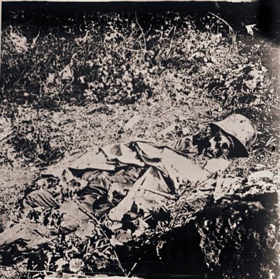 Corpo do soldado alemão morto, c1914-c1918 de Unbekannt