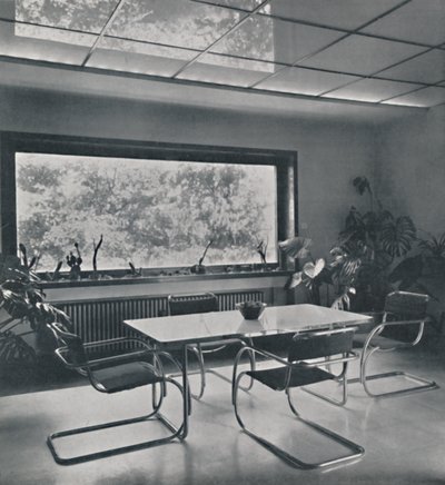 Sala de café da manhã em uma casa em Bucareste por Rudolf Frankel, 1942 de Unbekannt