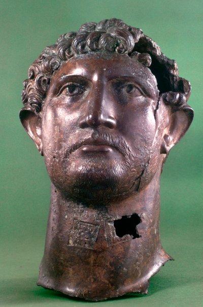 Cabeça de bronze do imperador Adriano, século II dC de Unbekannt