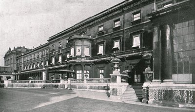 Palácio de Buckingham ... mostrando a sala em que o rei morreu, 1910. de Unbekannt