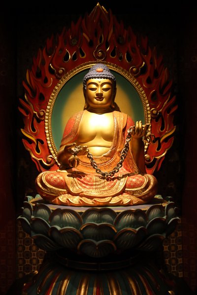 Templo de Relíquias do Buda Dente em Chinatown. Estátua de Buda, 20160818, Singapura, Singapura de Unbekannt