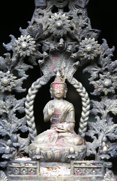 Buda em Templo Dourado, Patan, Nepal de Unbekannt