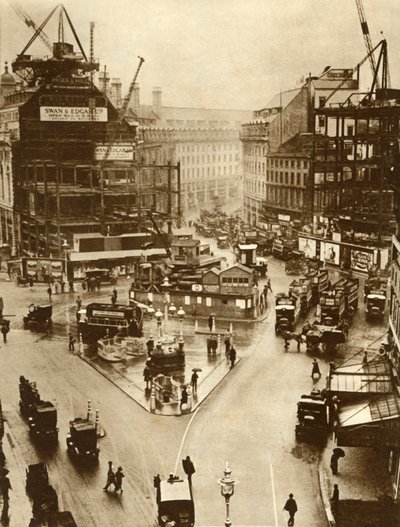 Trabalhos de construção no Piccadilly Circus em Londres, 1926, 1935. de Unbekannt