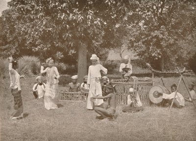 Músicos birmaneses e dançarinos de Pwe, 1900. de Unbekannt