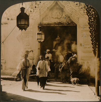 Senhoras birmanesas a caminho do bazar, Mandalay, Birmânia, 1907 de Unbekannt