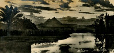 Cairo - No crepúsculo, c1918-c1939. de Unbekannt
