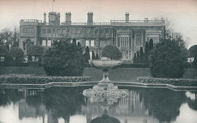 Castelo Ashby, Northants: lado sul, com fonte, c1915 de Unbekannt