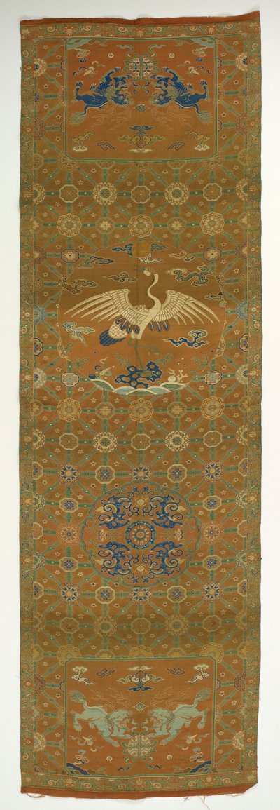 Capa de cadeira com guindaste, leões, dragões, símbolos auspiciosos e florais..., dinastia Qing, século XVIII. de Unbekannt