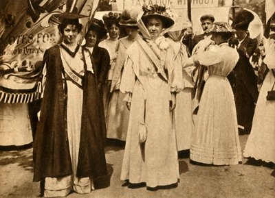 Christabel Pankhurst e Emmeline Pethick-Lawrence, Hyde Park, Londres, 21 de junho de 1908, 1933. de Unbekannt