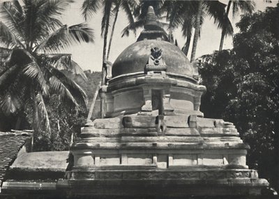 Dagoba no templo do dente sagrado em Kandy, 1926 de Unbekannt