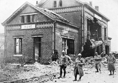 Estação ferroviária danificada em Roye, França, Primeira Guerra Mundial, 1918, c1920 de Unbekannt