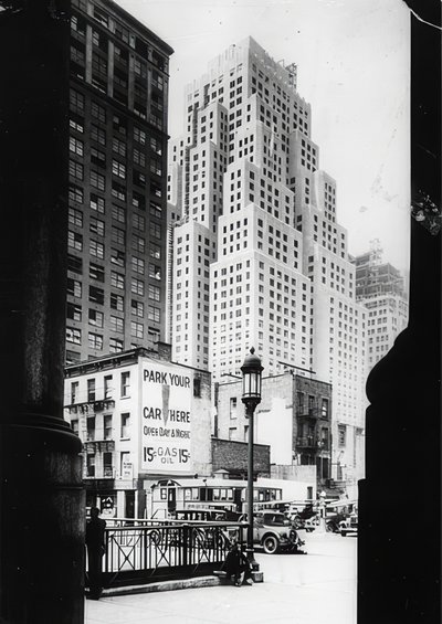 O edifício de 40 andares da Standard Oil Company e o centro aduaneiro à direita. Nova Iorque. Por volta de 1935 de Unbekannt