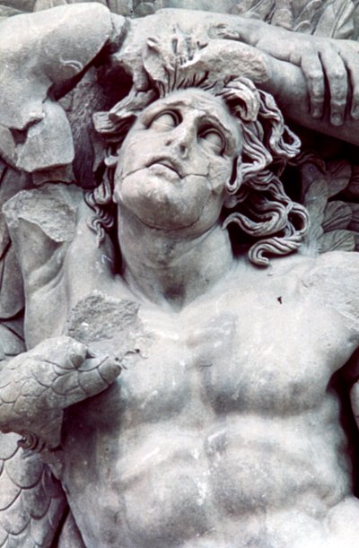 Detalhe do Grande Friso do Altar de Pérgamo, 180-159 aC de Unbekannt