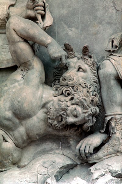 Detalhe do Grande Friso do Altar de Pérgamo, 180-159 aC de Unbekannt