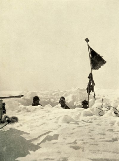 Escavação para verificar a profundidade da neve que cobre um depósito, c1908, 1909. de Unbekannt