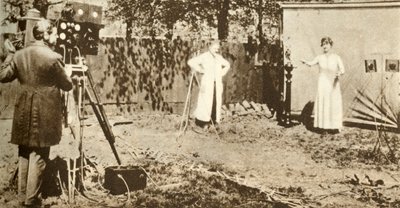 Eugene Lauste gravando a primeira imagem em movimento e som combinados, c1905, 1935. de Unbekannt