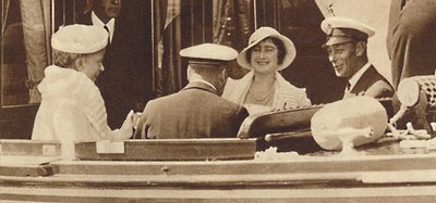 Gracejo da família - deixando o iate real Albert e Victoria em Cowes, c1935 1937 de Unbekannt