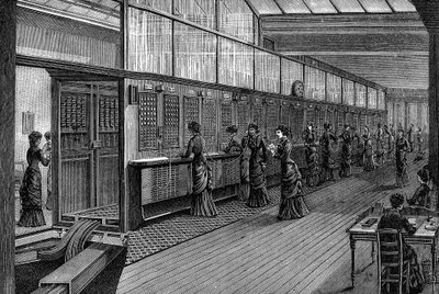 Telefonistas do sexo feminino na Central Telephone Exchange, Paris, 1890 de Unbekannt