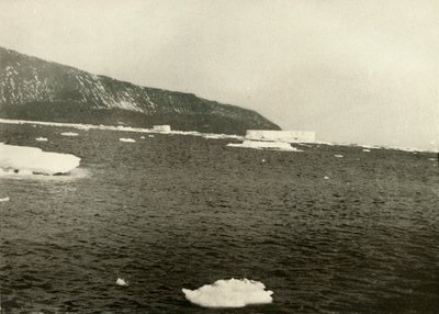 Gelo flutuante no Cabo Adare, c1908, 1909. de Unbekannt