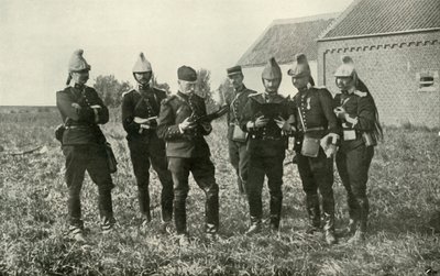 Funcionários franceses em consulta, 1914, 1919. de Unbekannt