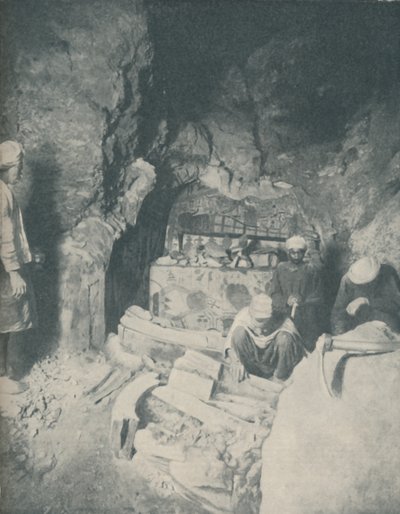 Câmara Funerária Onde Múmias Egípcias Esperavam Ressurreição, c1935 de Unbekannt