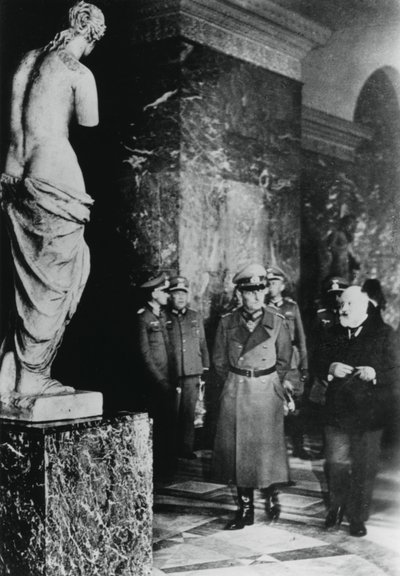 Marechal-de-campo alemão von Rundstedt visitando o Louvre, Paris ocupada, outubro de 1940 de Unbekannt