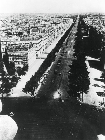 Forças alemãs desfilando ao longo dos Campos Elísios, Paris, 14 de junho de 1940 de Unbekannt