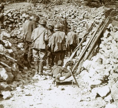 Ferido alemão, Thiaumont, Verdun, norte da França, c1914-c1918 de Unbekannt