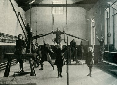 Ginastas de meninas na instituição real para surdos e mudos, Frei Gate, Derby, 1902. de Unbekannt