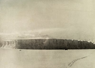 Geleira ao sul de Cape Barne, com o motor viajando no gelo marinho, c1908, 1909. de Unbekannt