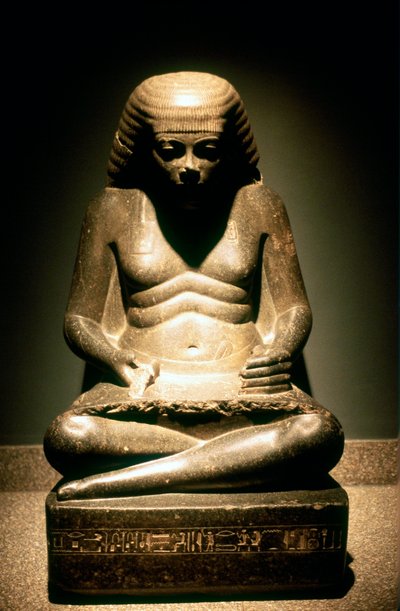 Estátua de granito de um escriba egípcio sentado, de Karnak, dinastia 1718th, c1500 aC de Unbekannt