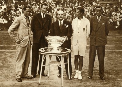 A Grã-Bretanha vence o campeonato de tênis da Copa Davis, Paris, 30 de julho de 1933, 1935. de Unbekannt