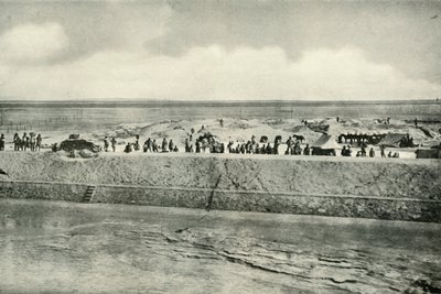 Guardando os bancos do canal de Suez, 1919. de Unbekannt