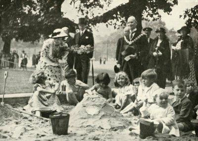 Sua Majestade ..., no Novo Campo de Jogos no Local do Antigo Hospital de Fundição, 1936, 1937. de Unbekannt