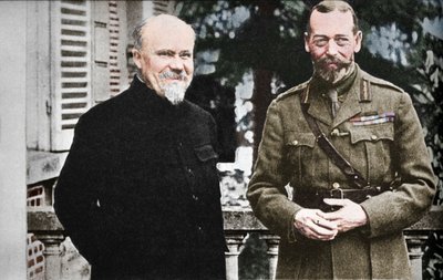 Sua Majestade com o Presidente Poincaré na Sede Geral Britânica na França, c1916, 1935. de Unbekannt