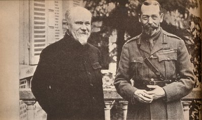Sua Majestade com o Presidente Poincaré na sede geral britânica na França, c1916, 1935. de Unbekannt