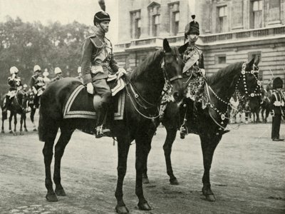 Sua Majestade com o Duque de Gloucester, no Trooping the Color, 1928, 1937. de Unbekannt