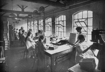 Na fábrica de caixas, 1919 de Unbekannt