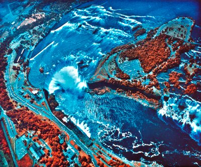 Fotografia infravermelha das Cataratas do Niágara, tirada de aeronaves da NASA Earth Survey 2 de Unbekannt