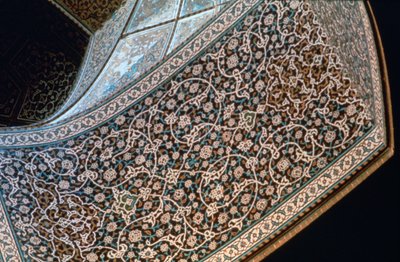 Interior de um arco, Mesquita de Sheikh Lutfullah, Isfahan, Pérsia, c1615 de Unbekannt