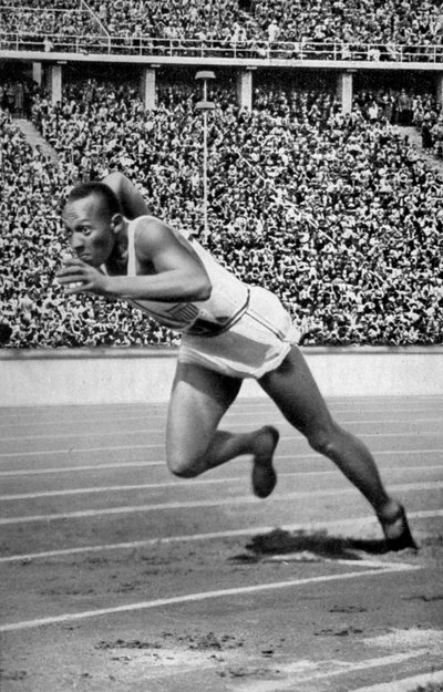 Jesse Owens no início dos 200 metros nos Jogos Olímpicos de Berlim, 1936 de Unbekannt