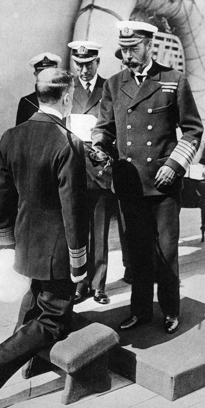Rei George V cavaleiros Vice-Almirante Pakenham a bordo do HMS Princess Royal, c1930s de Unbekannt