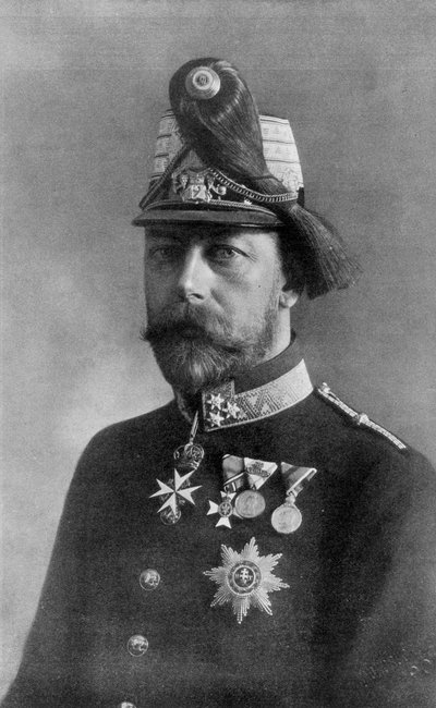 Rei George, o quinto, em uniforme austríaco, 1910 de Unbekannt