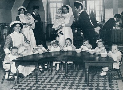 Kingsway Hall Creche para crianças com pais na guerra e mães que trabalham, 1914 de Unbekannt