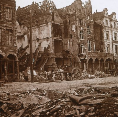 La Petite Place, Arras, norte da França, c1914-c1918 de Unbekannt