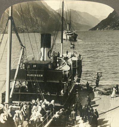 Deixando Odde para uma excursão pelo pitoresco Sorfjord, na região montanhosa de montanhas, Noruega, c1905. de Unbekannt