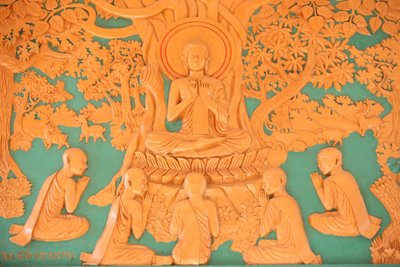 Vida de Buda. Buda com os seus 5 discípulos em Benares Phnom Penh Camboja de Unbekannt