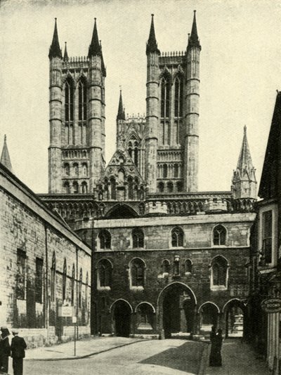 Catedral de Lincoln e o portão do Tesouro, c1948. de Unbekannt