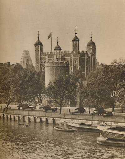 Londres Edifícios públicos mais antigos e mais recentes de Tower Bridge, c1935. de Unbekannt
