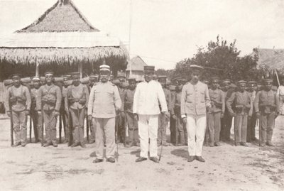 Ferrovia Madeira-Mamore: Na fronteira Bolívia-Brasil: oficiais e soldados bolivianos, 1914 de Unbekannt